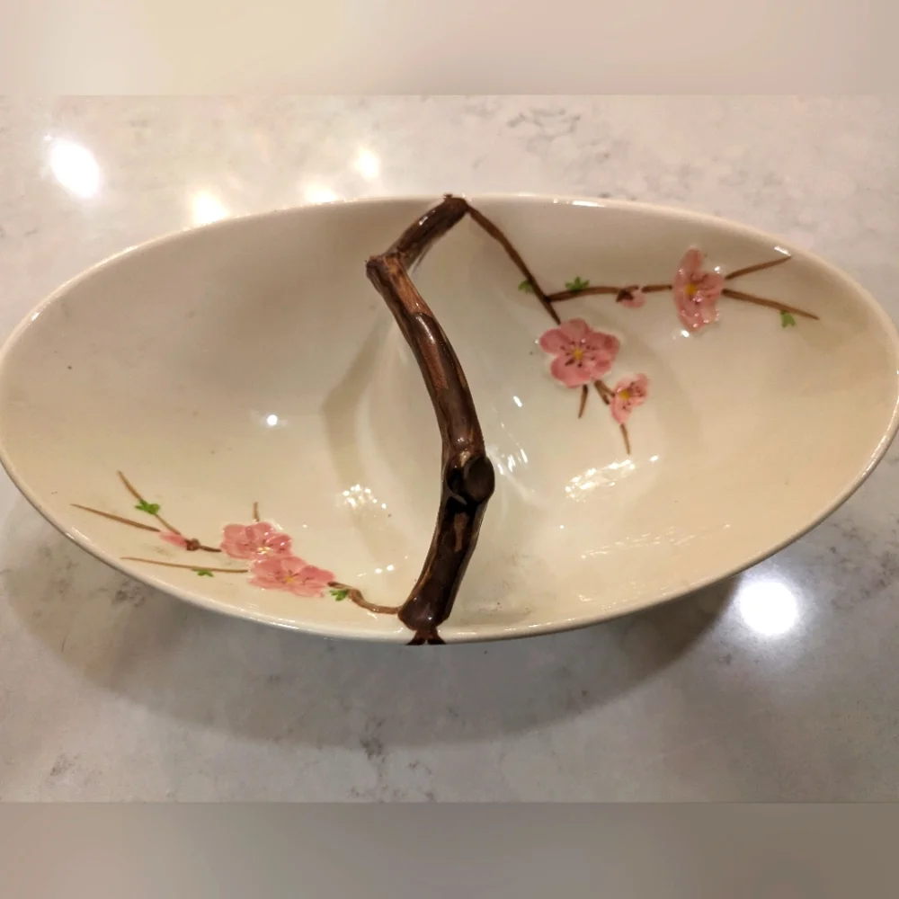 Set of 2 Vintage  candy  bowls and porcelain serving plates Unmarked